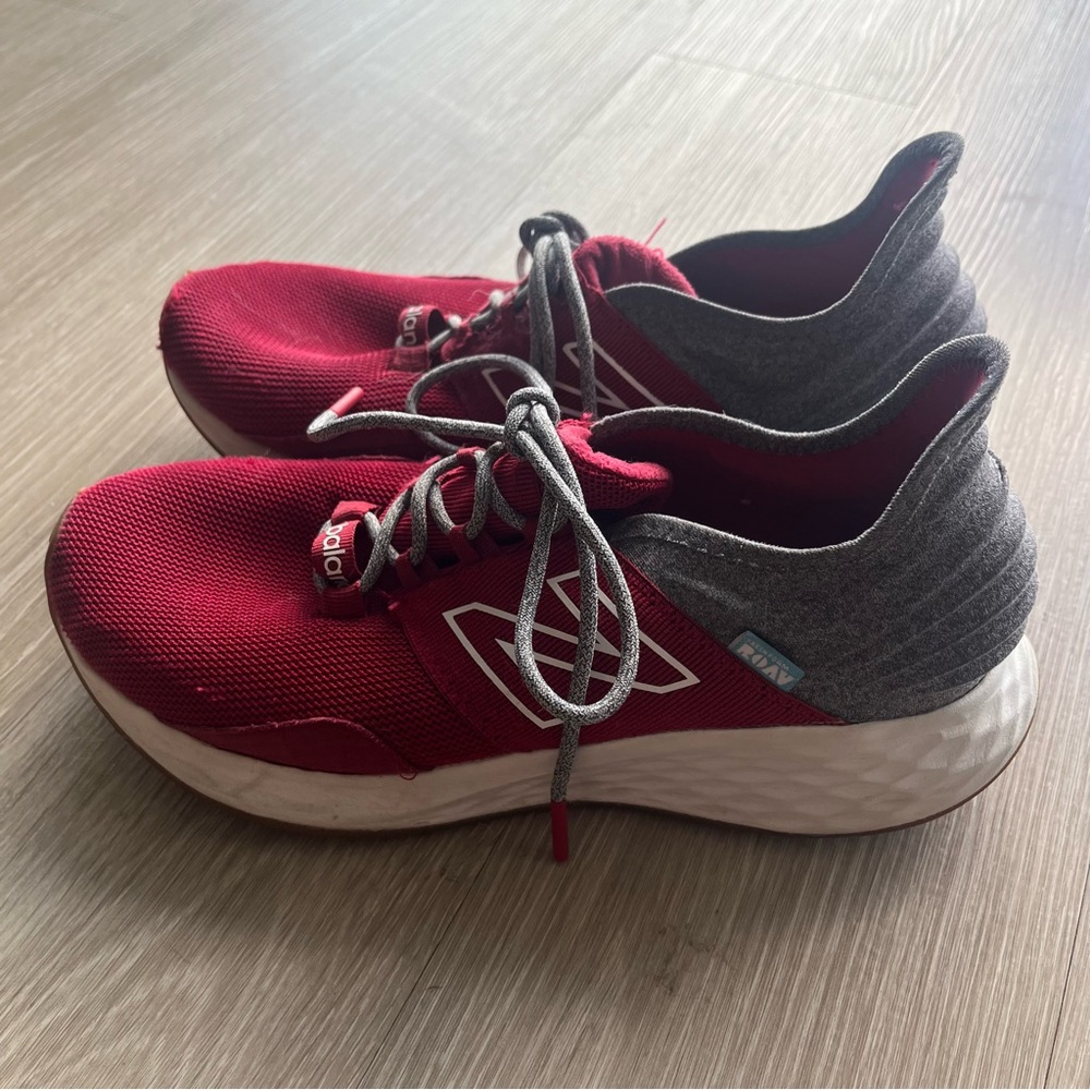 New Balance Fresh Foam Roav Womens Size 11 Red Running Shoes Sneakers